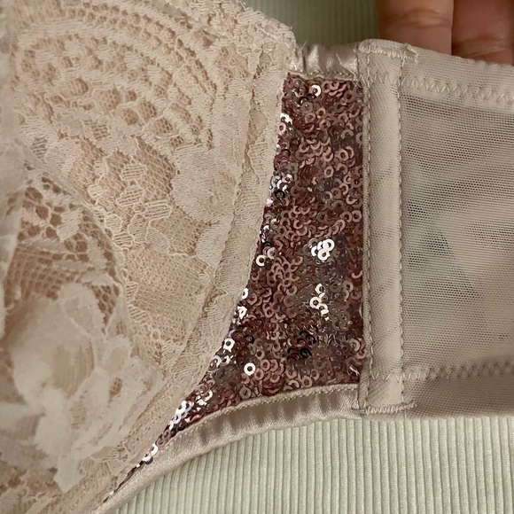New Victoria Secret lace sequins Bra - Picture 4 of 5